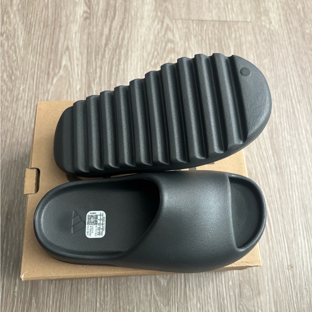 Adidas Yeezy Slide Kids in Brown